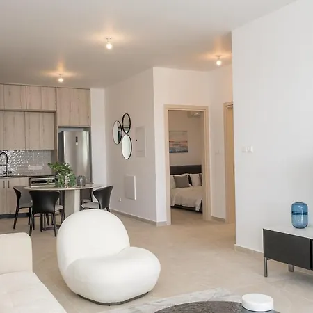 Kalamon Luxury 202 W Pool And Gym * לרנקה