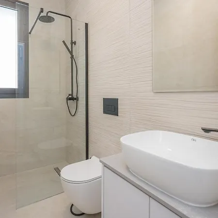 דירה Kalamon Luxury 202 W Pool And Gym לרנקה