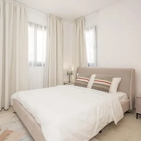 דירה Kalamon Luxury 202 W Pool And Gym לרנקה