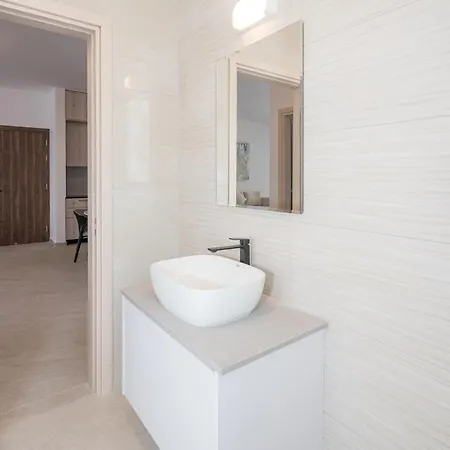 Kalamon Luxury 202 W Pool And Gym דירה לרנקה