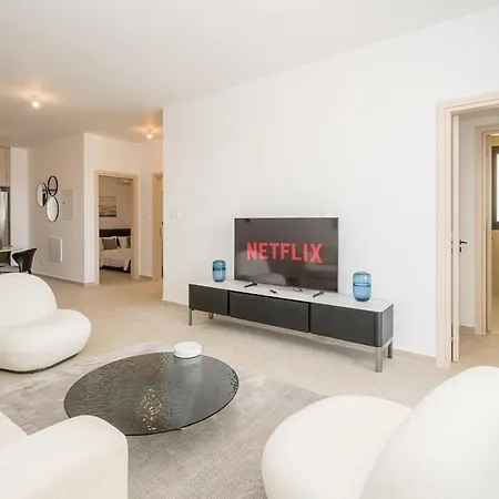 Kalamon Luxury 202 W Pool And Gym * Larnaca