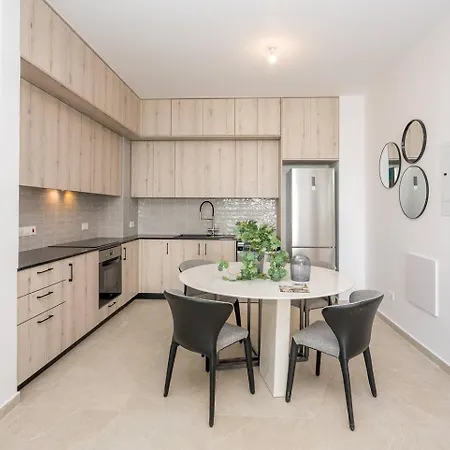 Kalamon Luxury 202 W Pool And Gym *