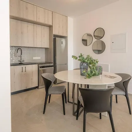 Kalamon Luxury 202 W Pool And Gym Apartment Larnaca