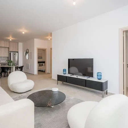 Appartement Kalamon Luxury 202 W Pool And Gym Larnaca