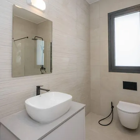 Kalamon Luxury 202 W Pool And Gym Apartment Larnaca