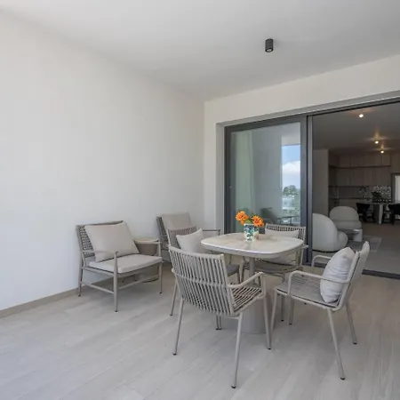 Kalamon Luxury 202 W Pool And Gym Apartment Larnaca