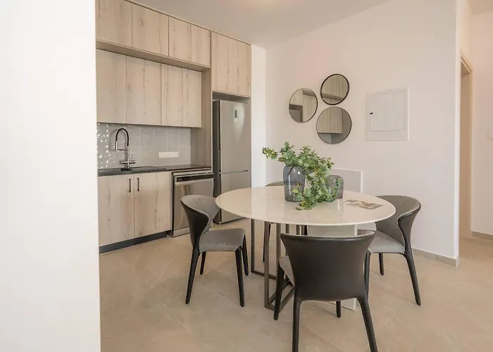 Kalamon Luxury 202 W Pool And Gym Daire Larnaca